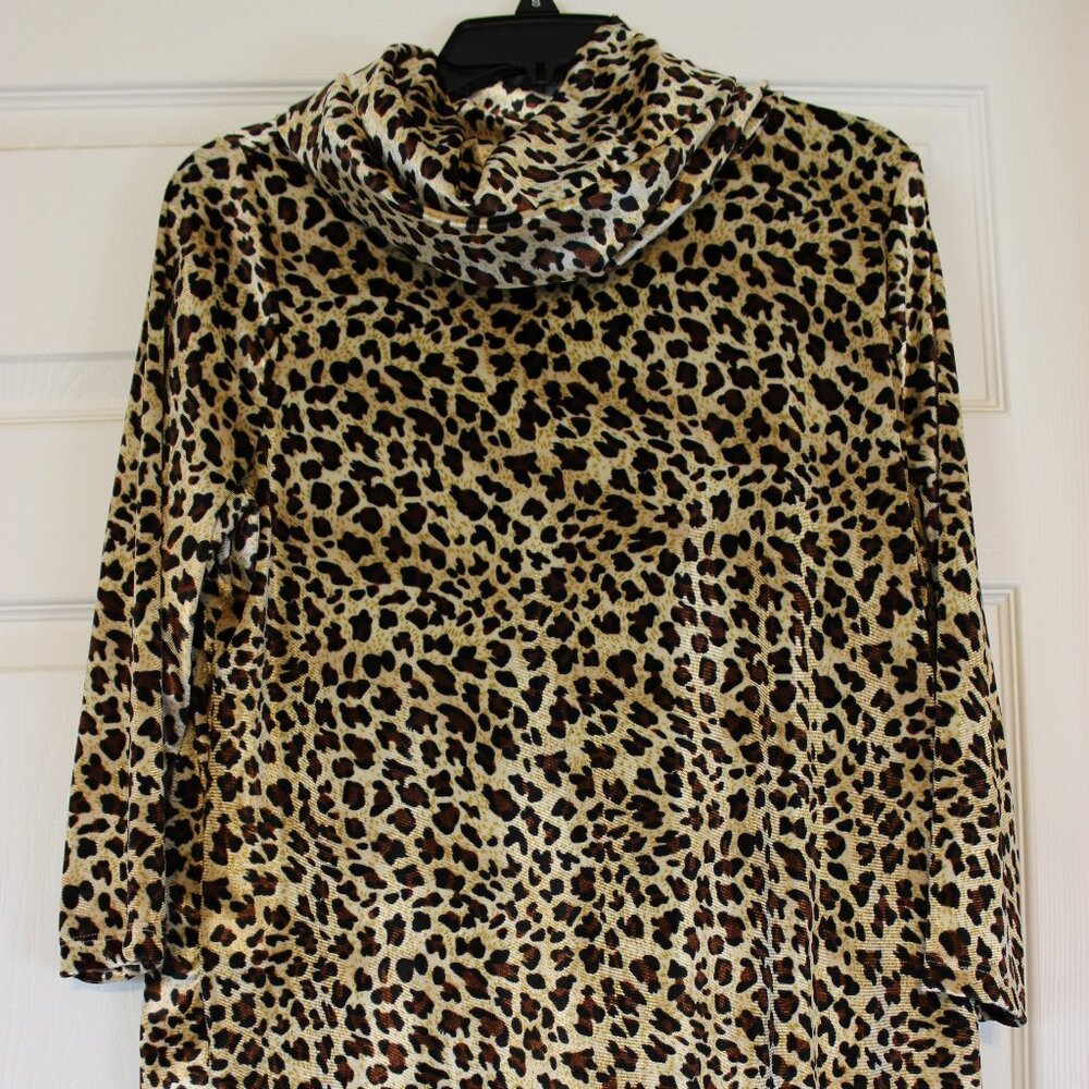 Cathy Leopard Print Long Sleeve Cowl Neck Tee Size L